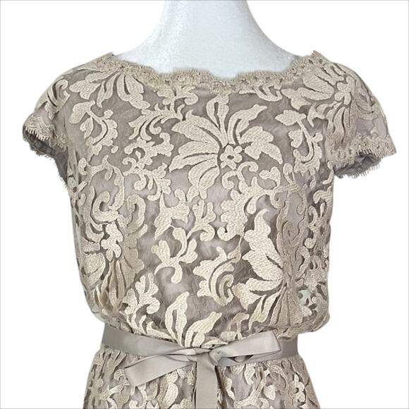 Tadashi Shoji Greta Lace Cocktail Dress in Sand Beige Size 8 - Picture 5 of 9